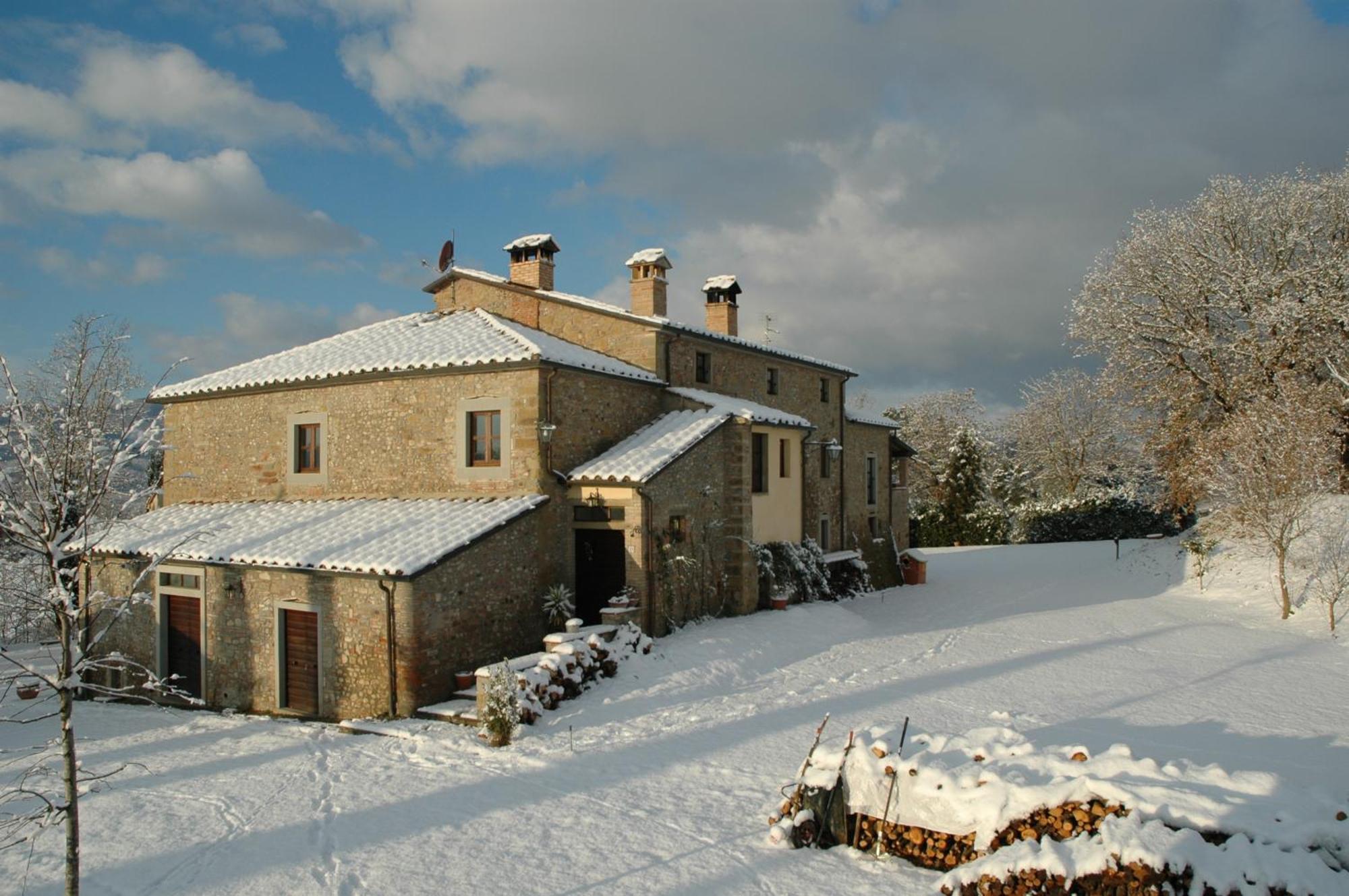 Agriturismo Il Sasso Анґ'ярі Екстер'єр фото
