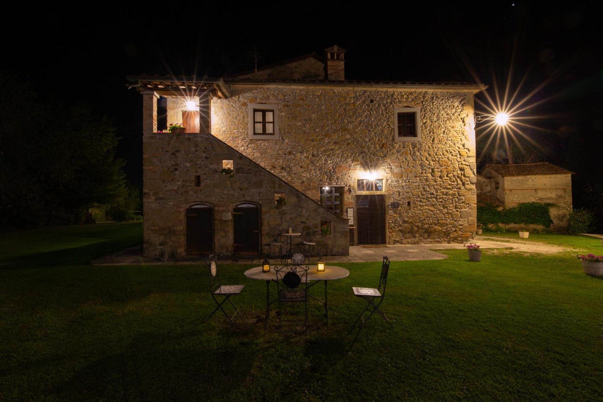 Agriturismo Il Sasso Анґ'ярі Номер фото