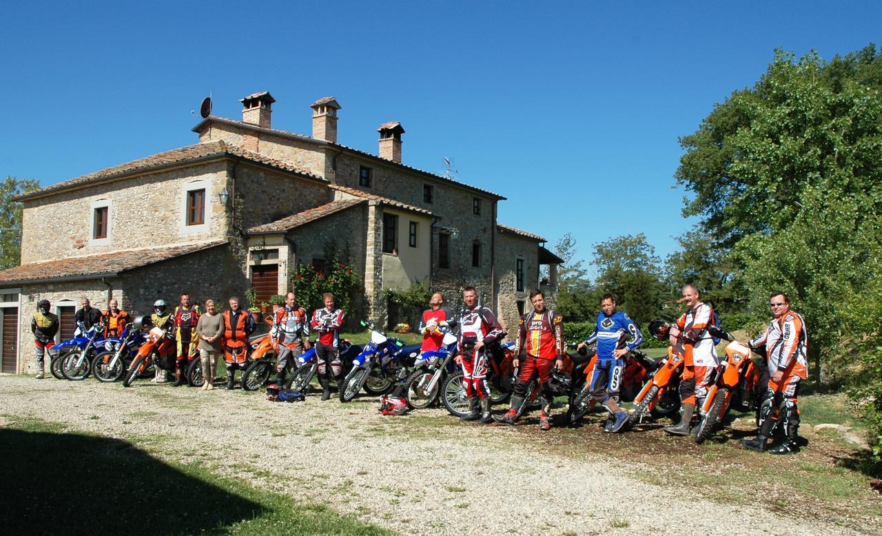 Agriturismo Il Sasso Анґ'ярі Екстер'єр фото