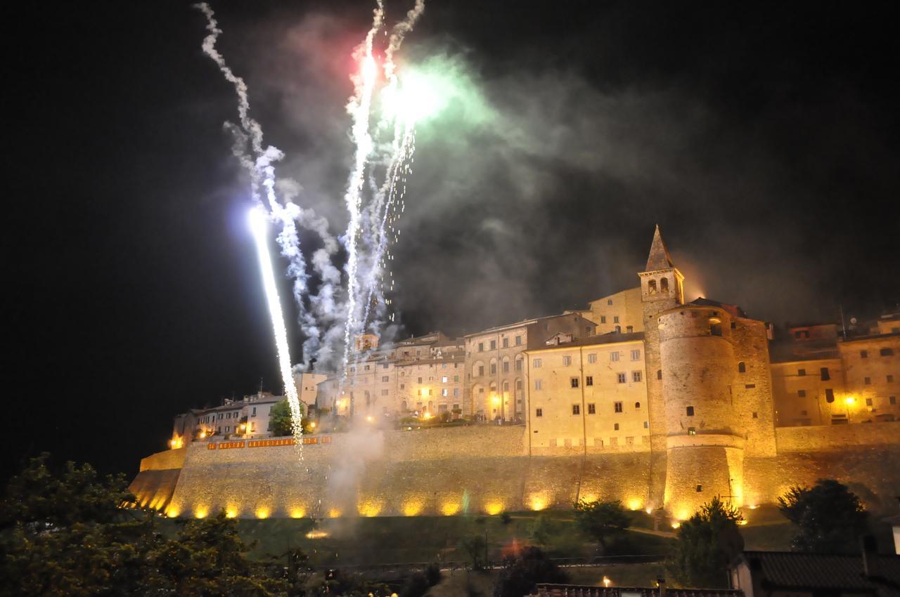 Agriturismo Il Sasso Анґ'ярі Екстер'єр фото